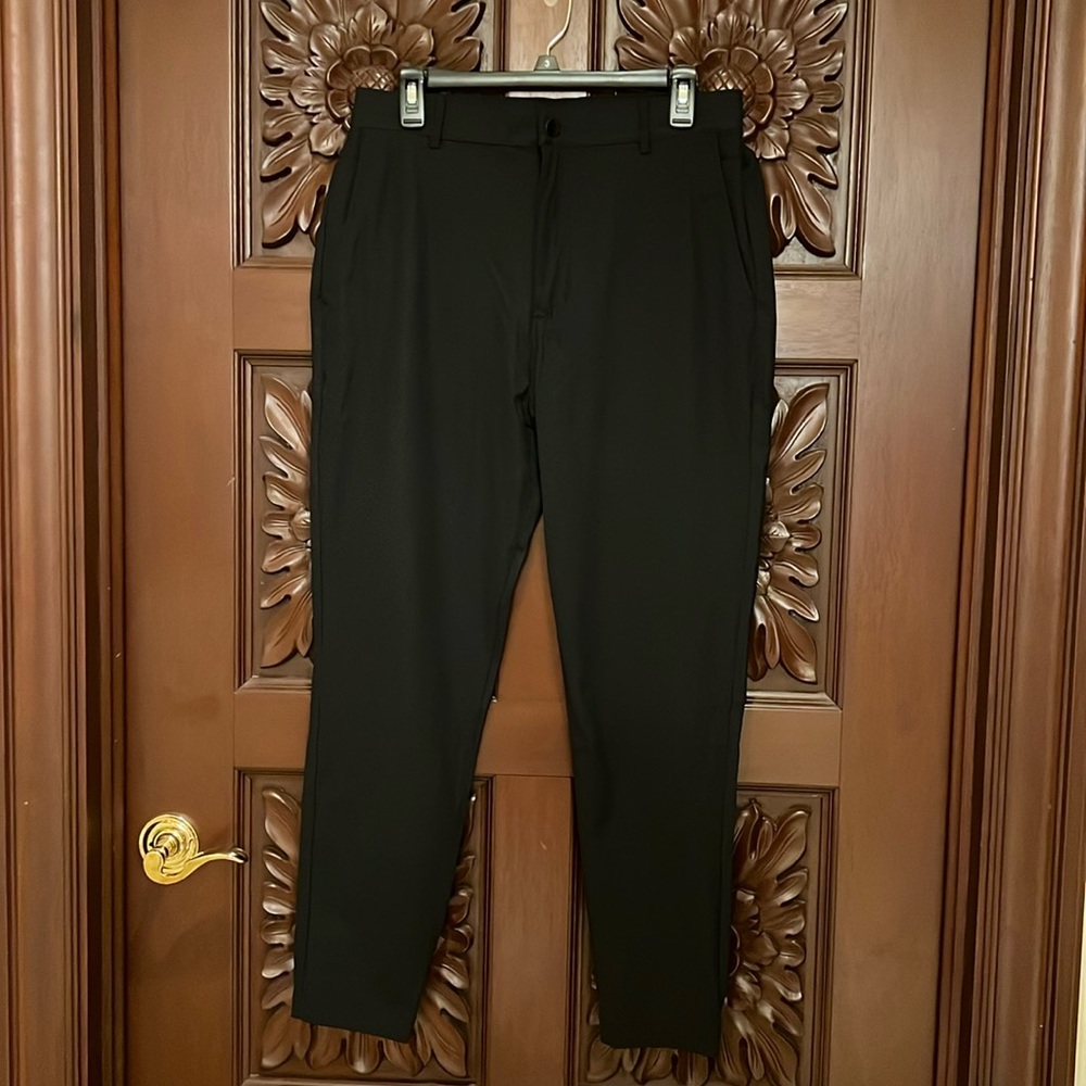 NWOT Cuts black joggers size L